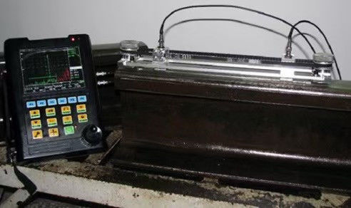 FD-GT-1010 Màn hình TFT 5,7 inch kỹ thuật số Máy phát hiện lỗ hổng siêu âm Ổ đĩa sóng vuông Tàu áp lực đường sắt Máy kiểm tra NDT