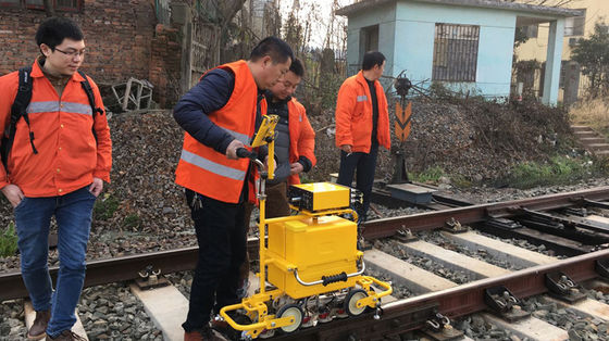 Tất cả các màn hình màu TFT kỹ thuật số Trolley hạng nhẹ Máy phát hiện lỗi đường sắt siêu âm cho hệ thống đường sắt