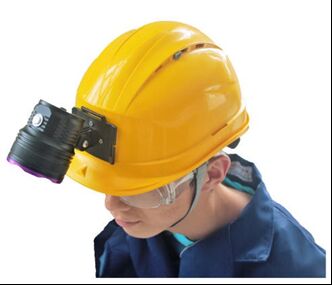 DG-90H Mũ bảo hiểm gắn đèn LED UV 365nm 8000uw/cm2 Đèn NDT không dùng tay