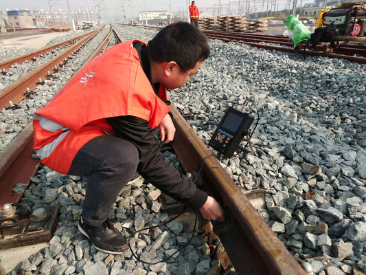 FD-GT-1010 Màn hình TFT 5,7 inch kỹ thuật số Máy phát hiện lỗ hổng siêu âm Ổ đĩa sóng vuông Tàu áp lực đường sắt Máy kiểm tra NDT