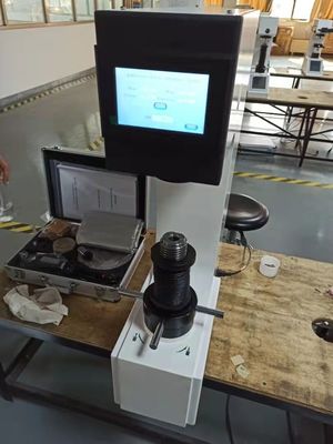 Máy đo độ cứng Brinell điện tử HB-3000E Điều khiển vòng kín Tự động nạp liệu có máy in