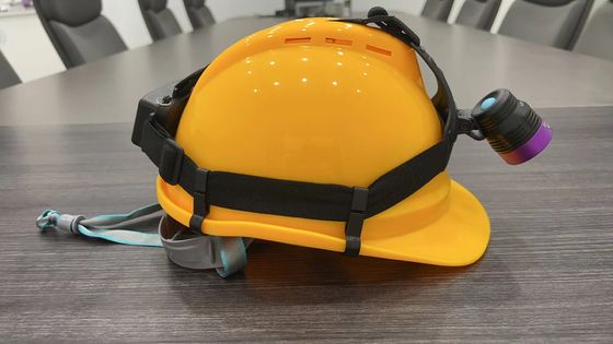Đèn đội đầu UV hạt từ huỳnh quang DG-3101S với bước sóng đỉnh 365-370nm và 2 pin lithium 18650