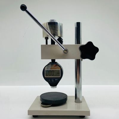 Máy đo độ cứng bờ kỹ thuật số với phạm vi đo 0-100HA độ phân giải 0.1 và DIN53505 tiêu chuẩn Kiểm tra độ cứng bờ