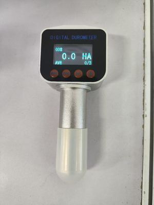 Máy đo độ cứng bờ bằng màn hình kỹ thuật số với độ phân giải 0.1 Shore, sai số ≤1 Shore và kích thước nhỏ gọn 150mm×60mm×50mm