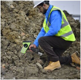 Máy quang phổ huỳnh quang tia X cầm tay