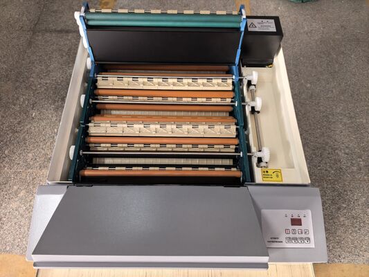 Máy xử lý phim X-quang HDL-P17B với chu kỳ xử lý có thể điều chỉnh, khay nạp phim bằng thép không gỉ và điều khiển bằng chương trình vi máy tính